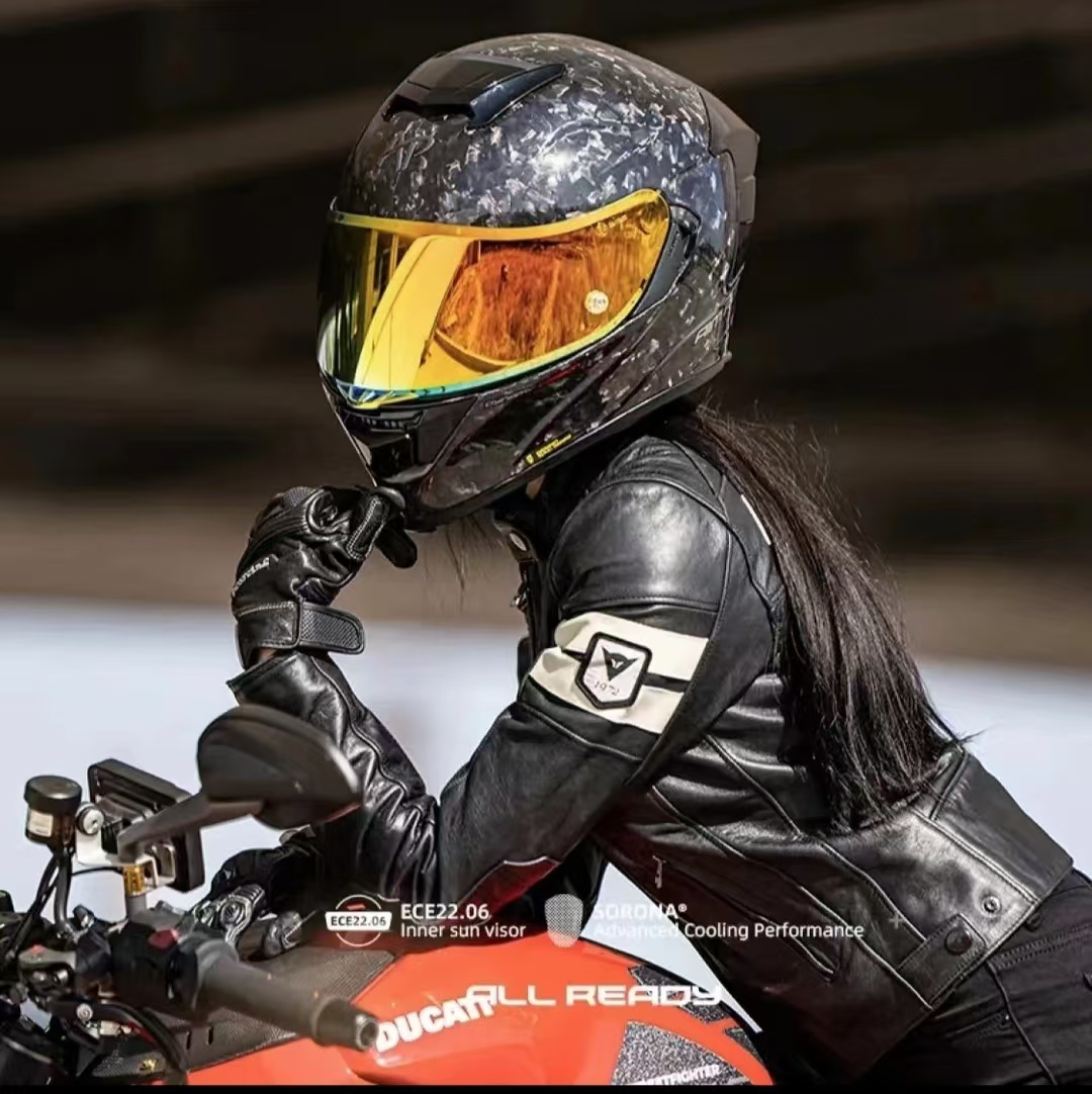 カーボンファイバーバイクヘルメット,フルフェイスプロテクショ - Carbon Fiber Lightweight Motorcycle Helmet のレビューと価格